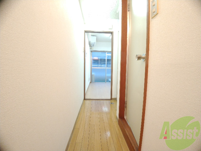 玄関　玄関の様子です。明るい印象ですね。気分もあがりそう。