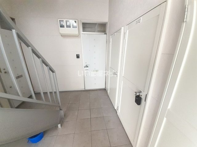 Pinky&Whity_内装_0