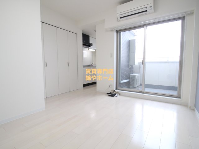 居室・リビング　こちらの居間で趣味の時間をお楽しみください