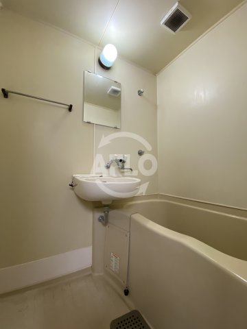 バス・シャワールーム　サンウイング南森町　バスルーム