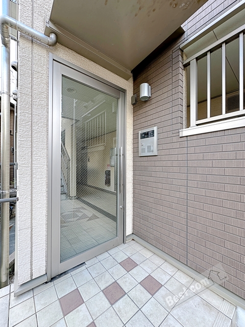 エントランス　オートロック付きで部外者シャットアウト♪