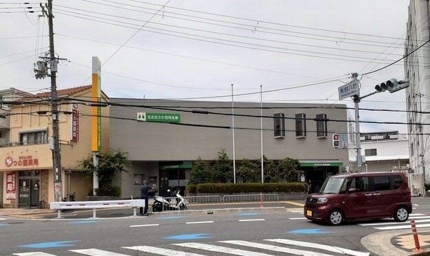 銀行　北おおさか信用金庫鳥飼支店（銀行）まで700m