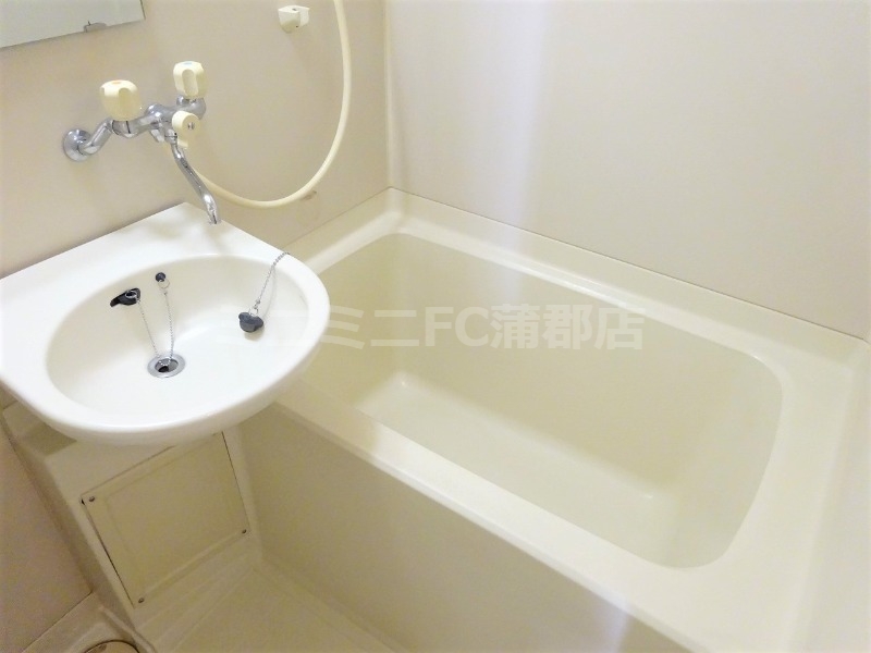 バス・シャワールーム　同タイプ