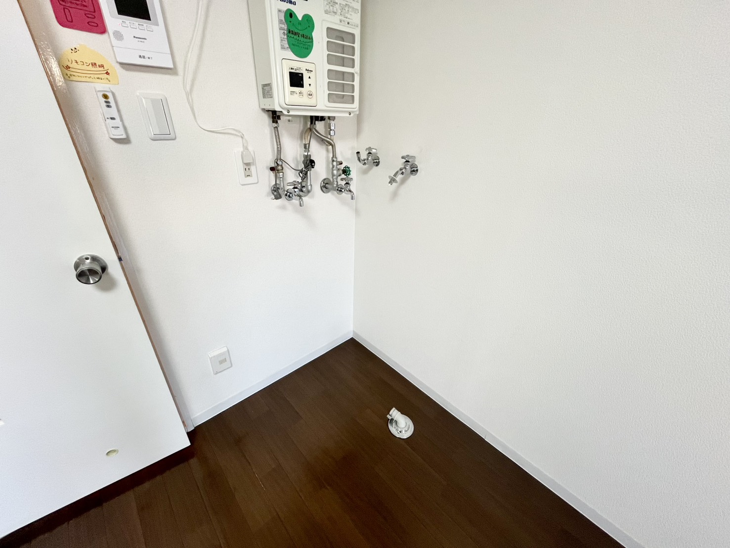 洗面設備　洗濯機置き場