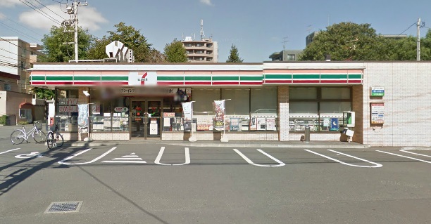 コンビニ　セブンイレブン東札幌5条店（コンビニ）まで302m