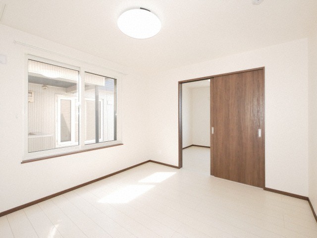 ＪＲ函館本線 手稲駅 徒歩12分 3階建 築5年の居間写真