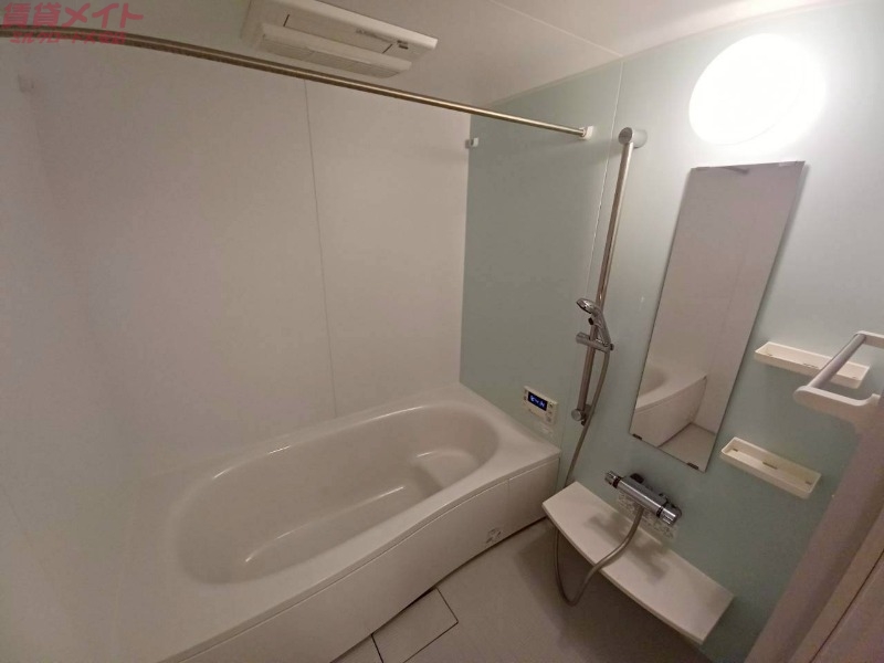 バス・シャワールーム　同型参考写真