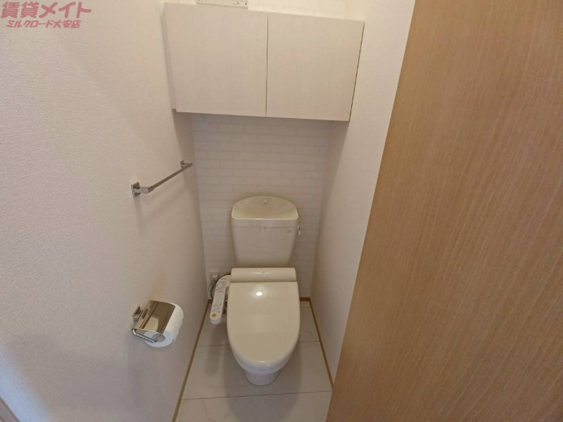 トイレ　同型参考写真