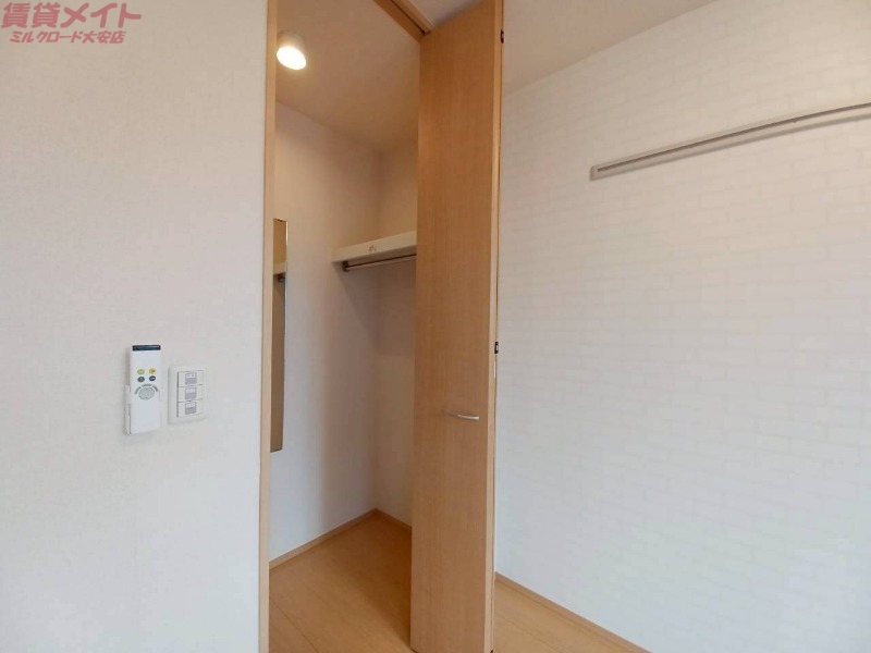 収納　同型参考写真