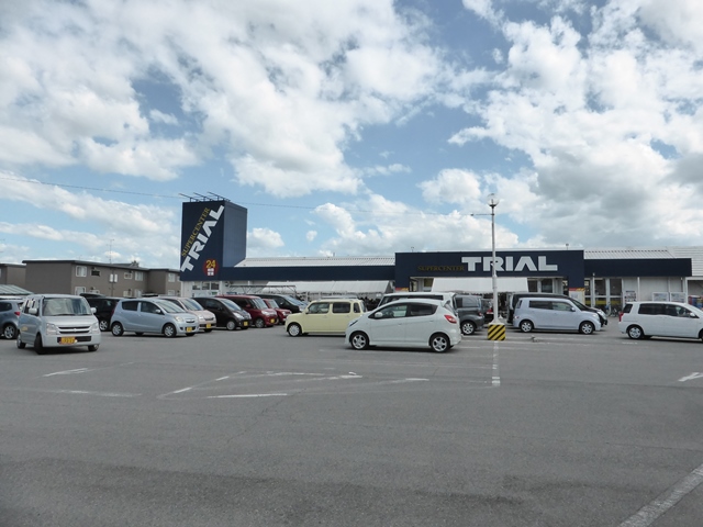 スーパー　スーパーセンタートライアル宝来店（スーパー）まで332m