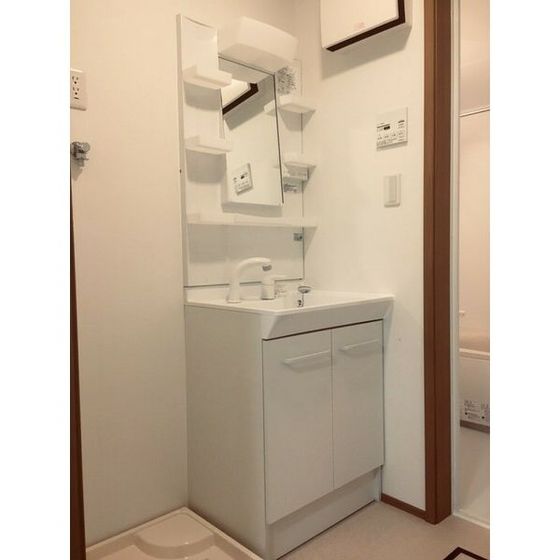 洗面設備　シャワー付き洗面台