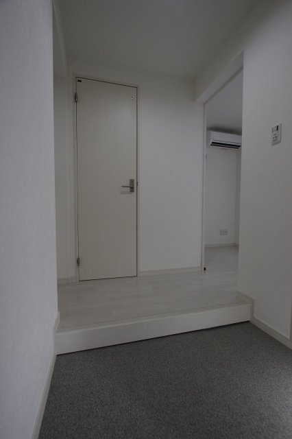 玄関　同物件別号室