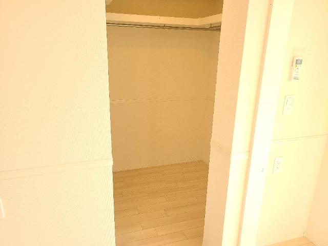 収納　ウォークインクローゼット