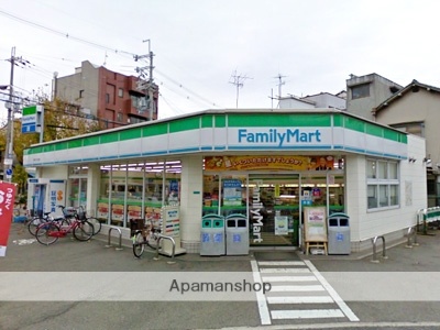 コンビニ　ファミリーマート（コンビニ）まで151m