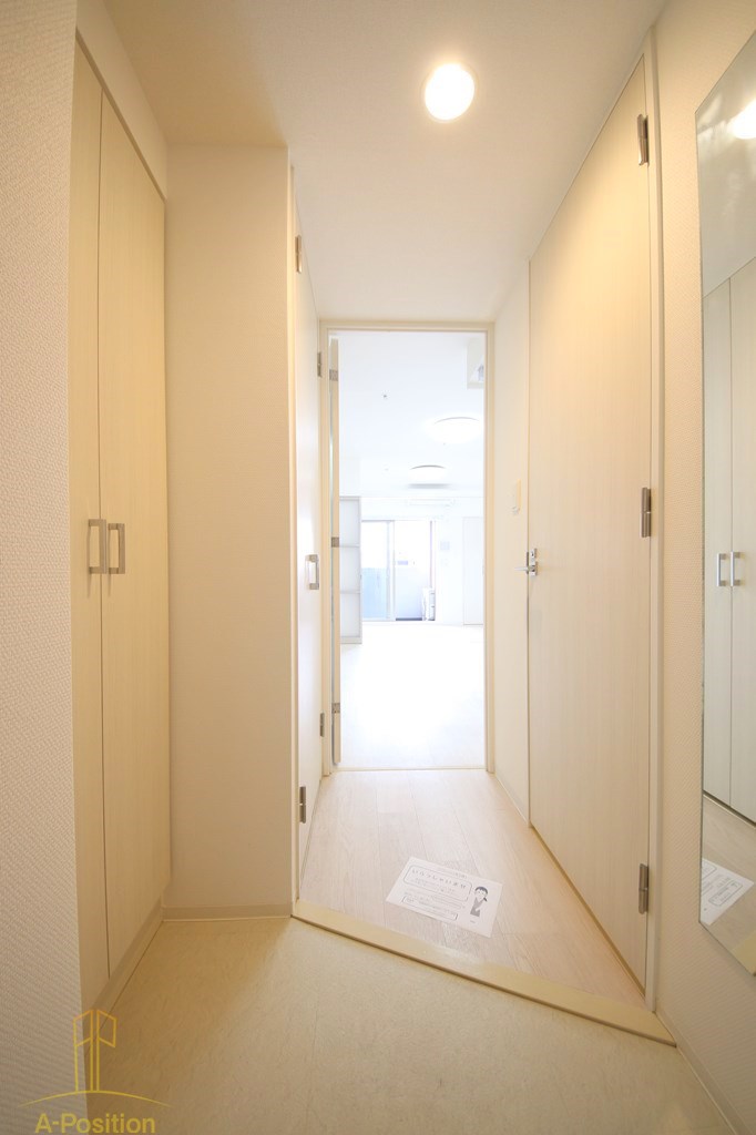 玄関　セレニテ本町グランデ