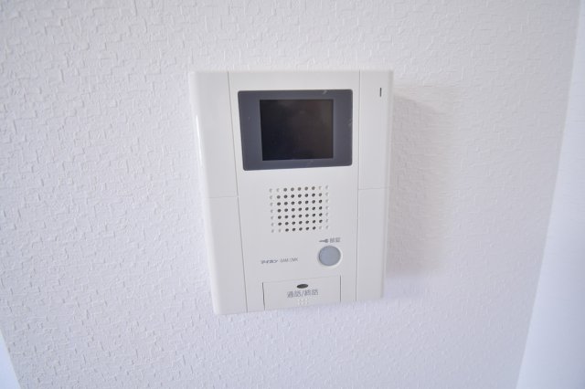 セキュリティ　TVモニターホンは安心ですね。誰か確認してから開けて下さいね