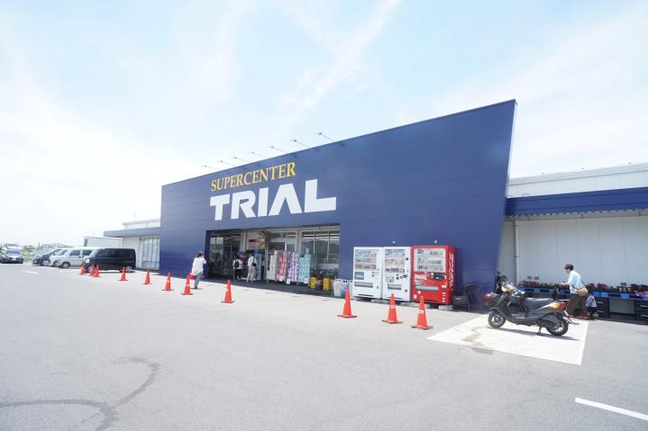 スーパー　ＳＵＰＥＲ　ＣＥＮＴＥＲ　ＴＲＩＡＬ（スーパーセンタートライ（スーパー）まで348m