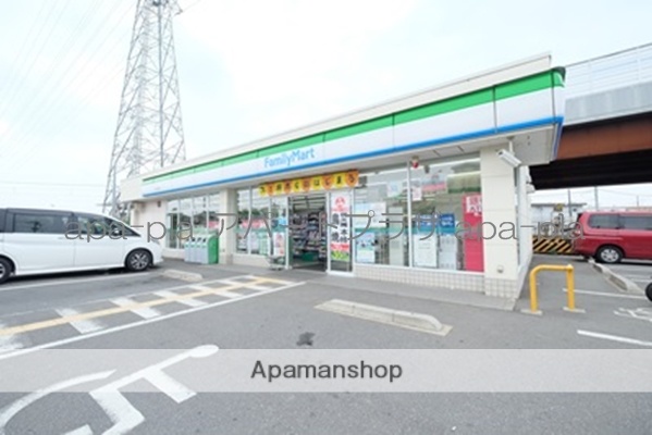 コンビニ　ファミリーマート今成（コンビニ）まで500m