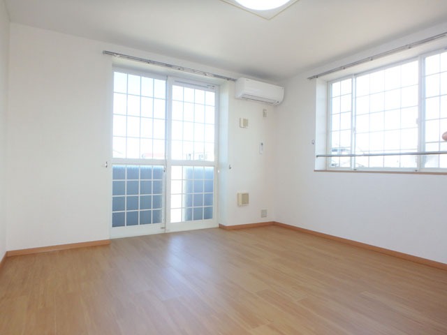 居室・リビング　１２．１帖の広々リビング♪