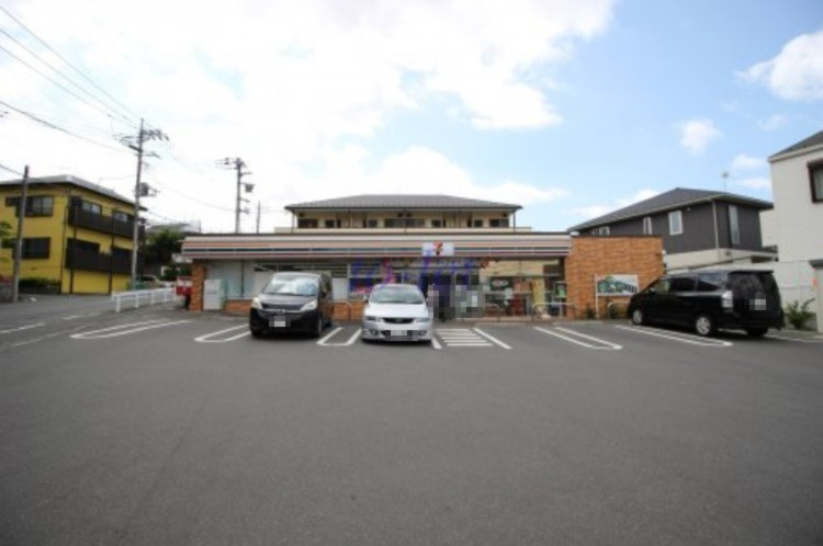 コンビニ　セブンイレブン 横浜高田小学校入口店（コンビニ）まで886m