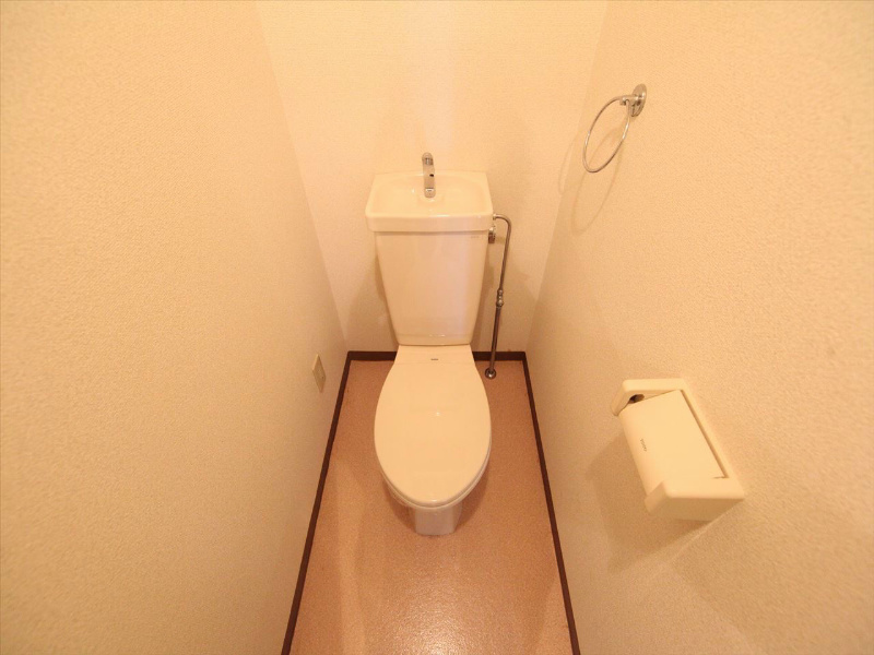 トイレ　洋式トイレ（お風呂トイレ別）