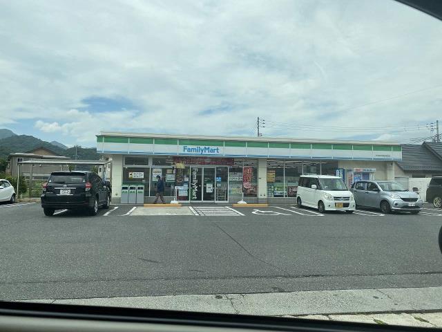 コンビニ　ファミリーマート（コンビニ）まで1087m