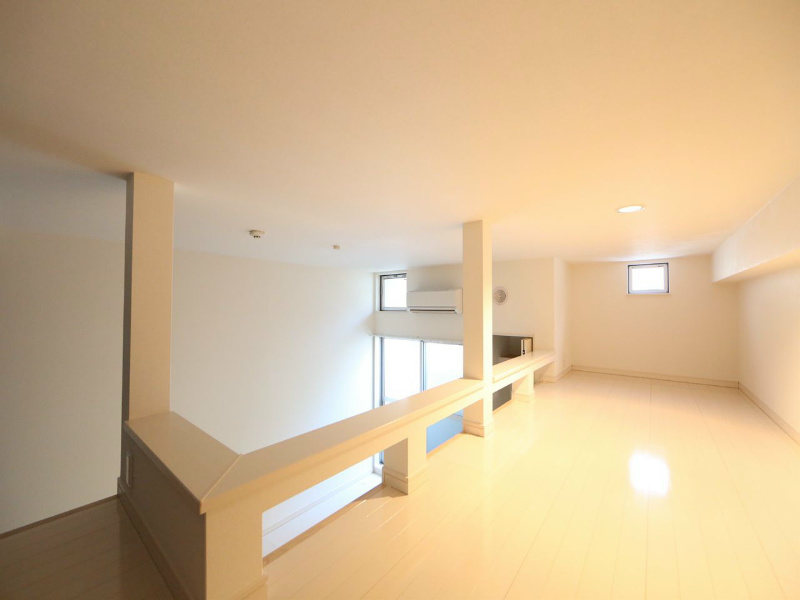 その他部屋・スペース　上階ロフト6帖（収納としてもお部屋としても使えます）