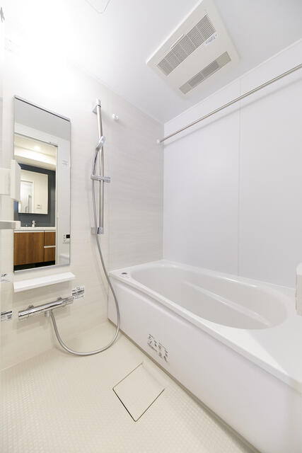 バス・シャワールーム　※写真は同タイプ住戸です。