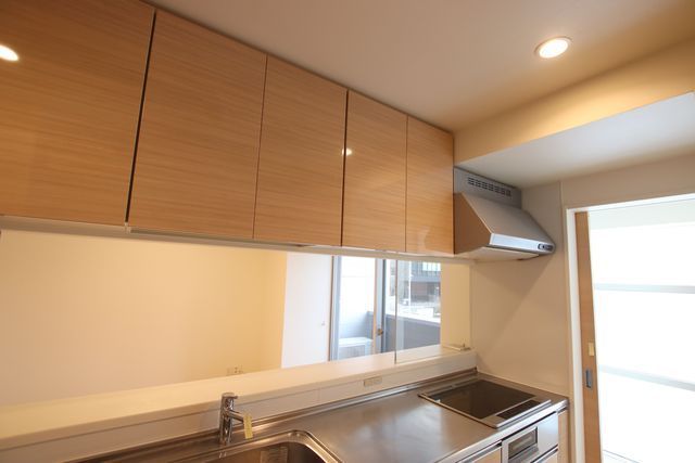 キッチン　同タイプのお部屋写真ですので実際は異なる