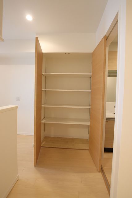 収納　同タイプのお部屋写真ですので実際は異なる