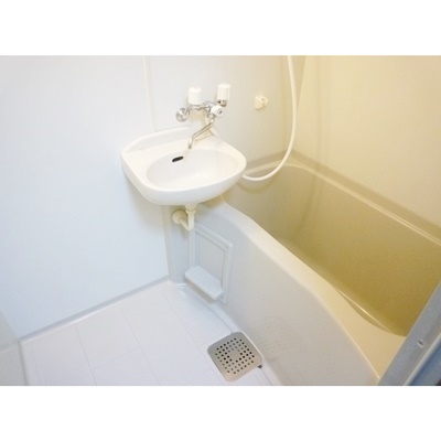 バス・シャワールーム　【敷金・礼金ゼロで初期費用抑えられます♪】嬉しいネット無料！