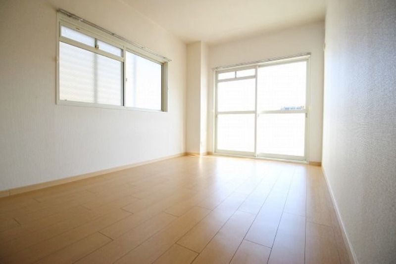 その他部屋・スペース　こちら寝室にいかがでしょうか。