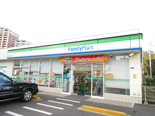 コンビニ　ファミリーマート赤羽北三丁目店（コンビニ）まで380m