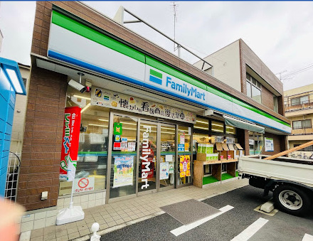 コンビニ　ファミリーマート 豊島千早一丁目店（コンビニ）まで327m