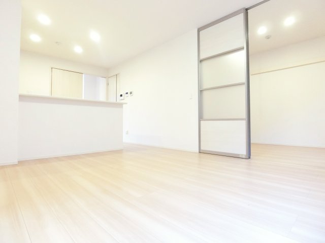 居室・リビング　詳細は、RISUMO江坂本店→06-6155-7137まで♪