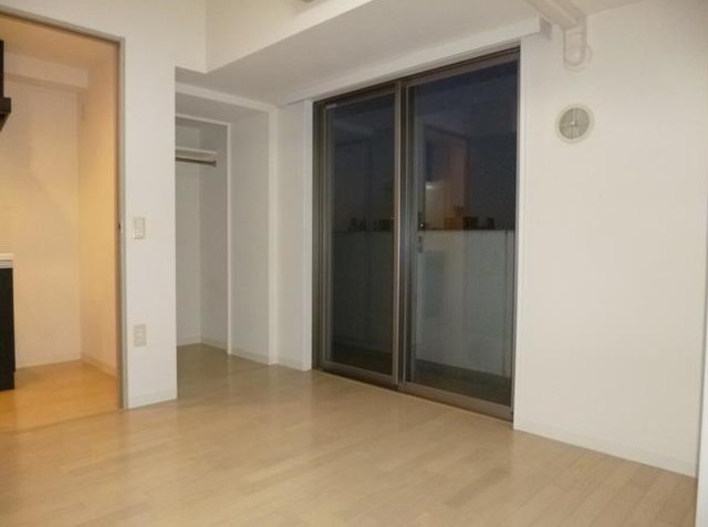 居室・リビング　室内