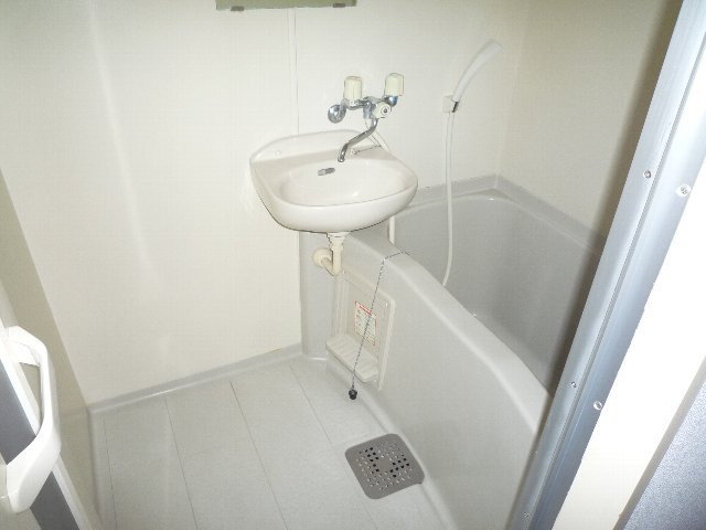 バス・シャワールーム　ゆっくりバスタイム♪