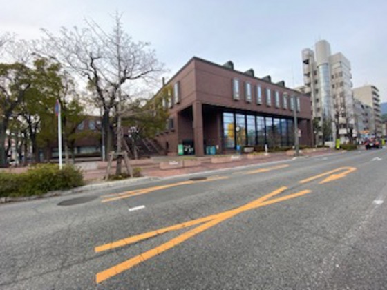 図書館　呉市中央図書館（図書館）まで764m