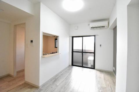 居室・リビング　室内