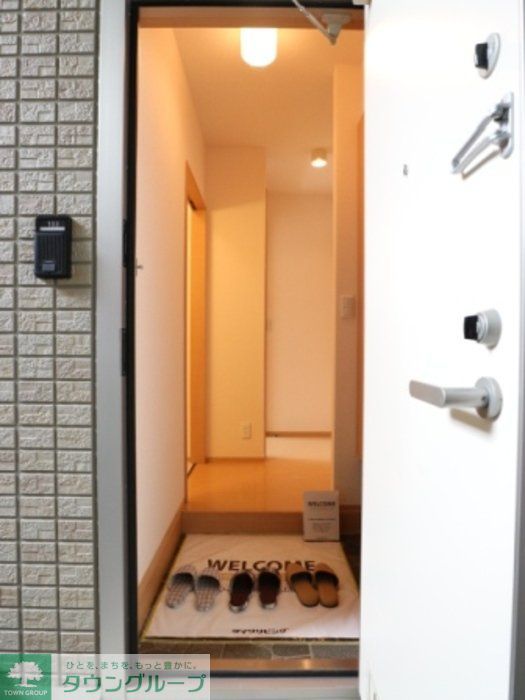 玄関　※別号室参考写真です