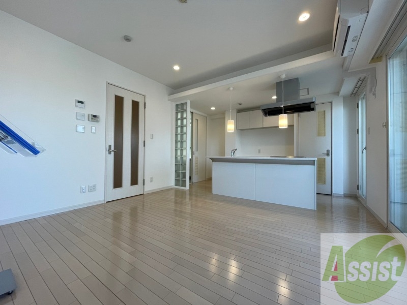 居室・リビング　広くてキレイなお部屋が広がっていて、充実した生活が送れそう。