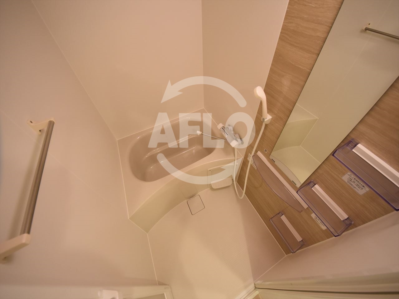 バス・シャワールーム　セレニテ天満橋アリア　浴室