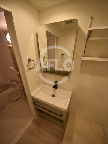 洗面設備　セレニテ天満橋アリア　独立洗面台