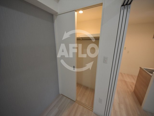 収納　セレニテ天満橋アリア　クローゼット