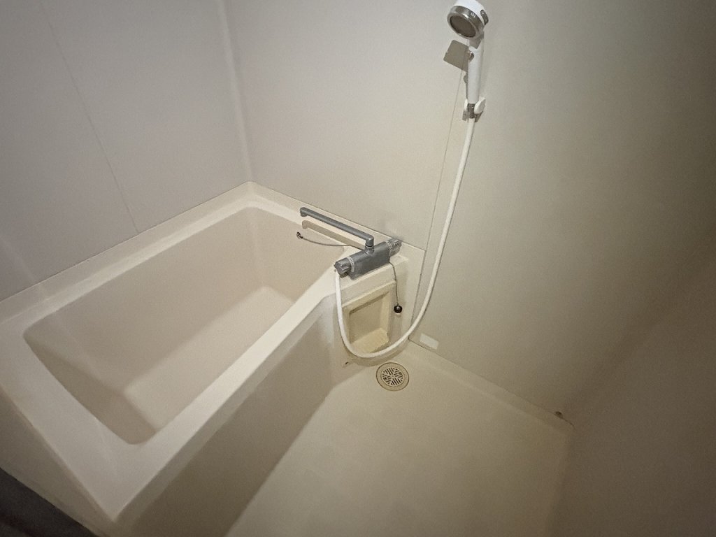 バス・シャワールーム　清潔感のあるバスルーム