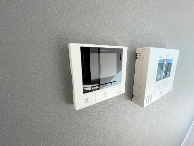 セキュリティ　モニター付きで来客確認が出来ます。