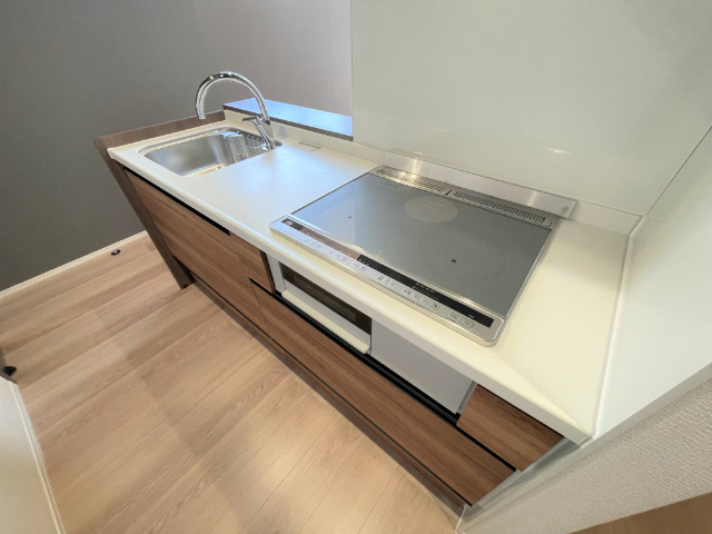 キッチン　収納が多く、使い勝手の良いキッチンです。