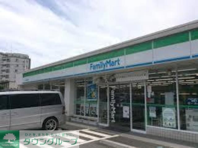 コンビニ　ファミリーマート秀栄多摩落合店（コンビニ）まで810m