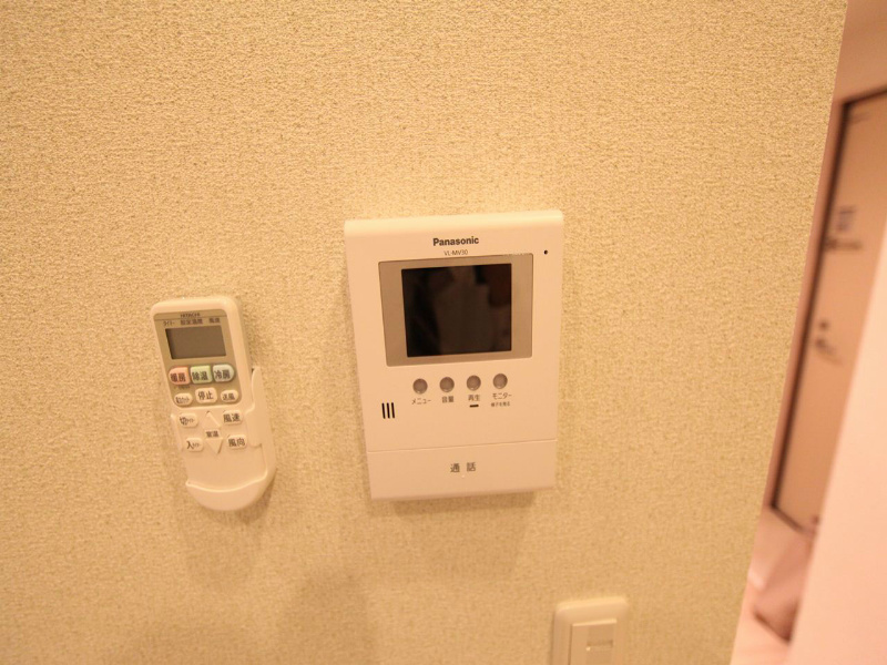 セキュリティ　TVモニター付インターホン