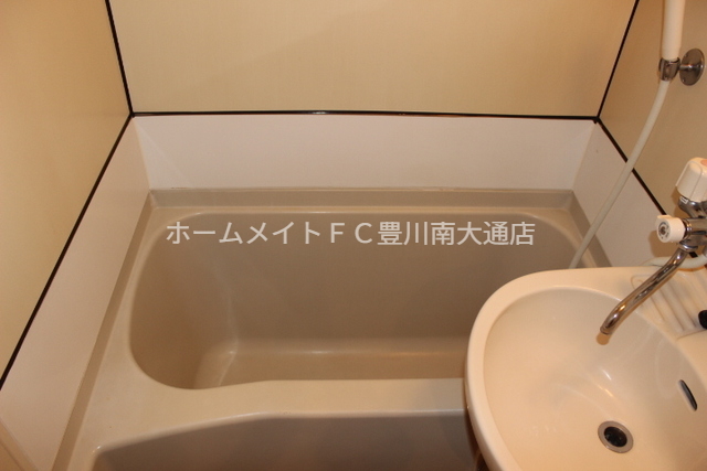 バス・シャワールーム　同型別部屋写真